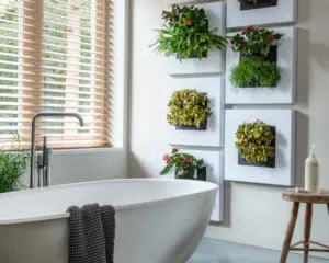 Plantenschilderijen in badkamer